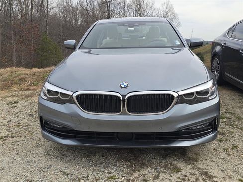 Used 2018 BMW 530i image 2