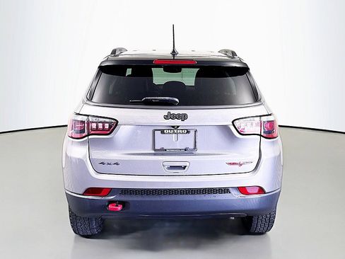 Used 2019 Jeep Compass Trailhawk AWD/4WD image 6