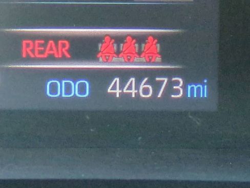 Used 2021 Toyota RAV4 XLE image 26