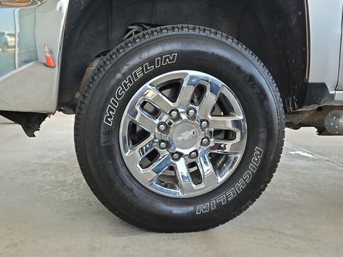Used 2018 Chevrolet Silverado 2500 LT w/ LT Convenience Package AWD/4WD image 22