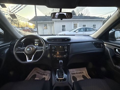 Used 2017 Nissan Rogue S image 10