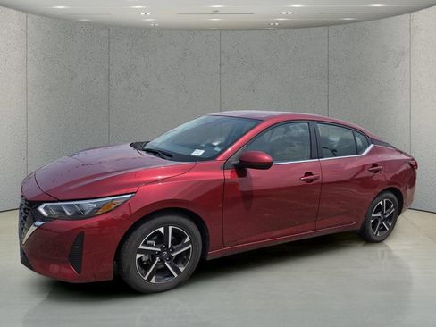 Certified 2025 Nissan Sentra SV FWD image 1