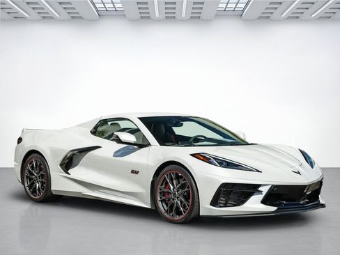 Used 2023 Chevrolet Corvette Stingray Premium Conv w/ Z51 Performance Package RWD image 3
