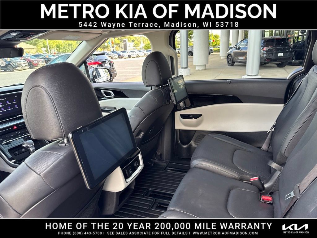Used 2024 Kia Carnival SX Prestige FWD image 36