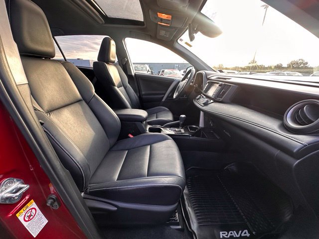 Used 2018 Toyota RAV4 Limited w/ Advanced Technology Package AWD/4WD image 31