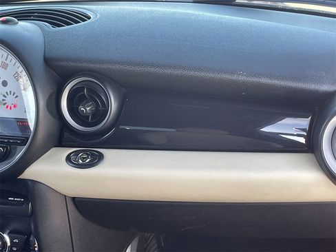 Used 2011 MINI Cooper S image 15