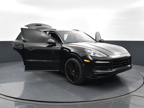 Used 2023 Porsche Cayenne GTS image 40