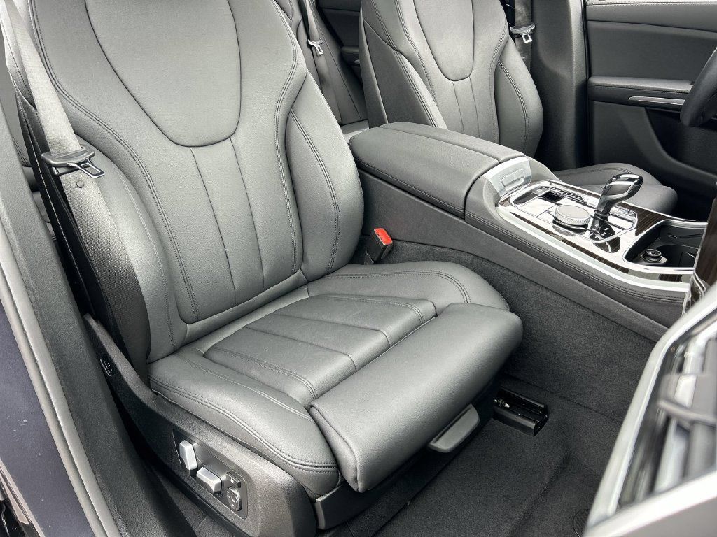 Used 2021 BMW X5 sDrive40i w/ Parking Assistance Package RWD image 29