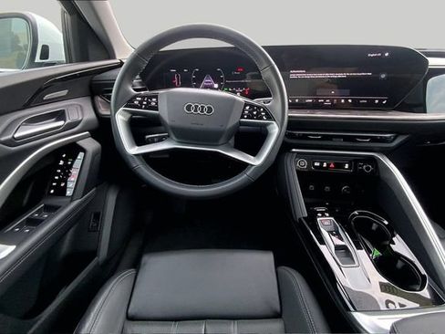 Used 2025 Audi Q5 Premium Plus w/ Premium Plus AWD/4WD image 5