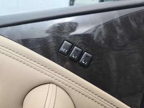 Used 2024 Nissan Armada Platinum w/ Captain's Chairs Package image 26