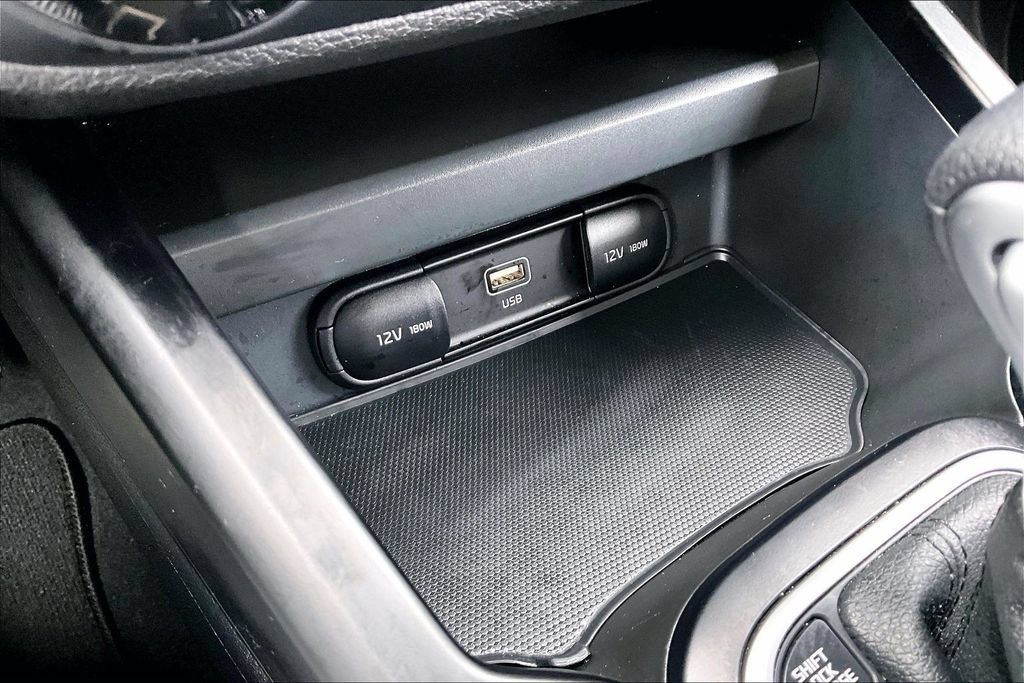 Used 2023 Kia Soul LX w/ Option Group 015 FWD image 16