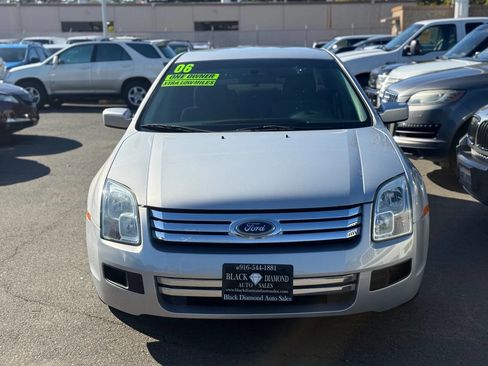Used 2006 Ford Fusion SE image 2