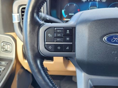 Used 2023 Ford F350 Lariat w/ Tow Technology Package image 16