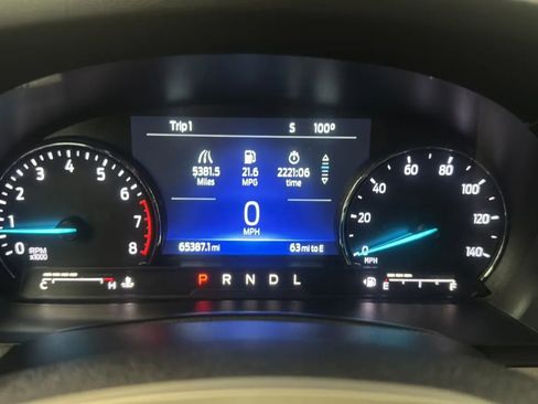 Used 2022 Ford Explorer XLT AWD/4WD image 11
