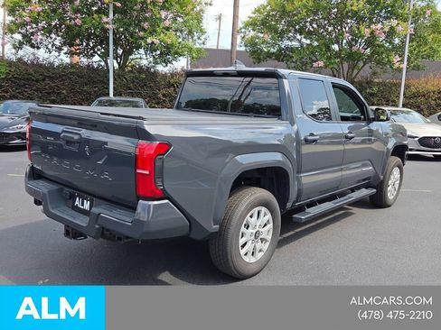 Used 2025 Toyota Tacoma SR5 AWD/4WD image 13