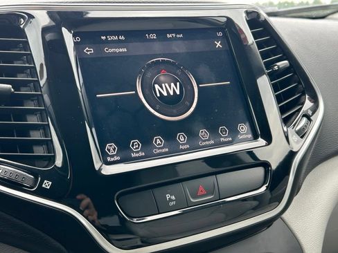 Used 2019 Jeep Cherokee Limited AWD/4WD image 22