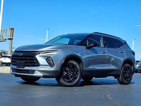 Used 2023 Chevrolet Blazer LT w/ Convenience Package FWD image 2