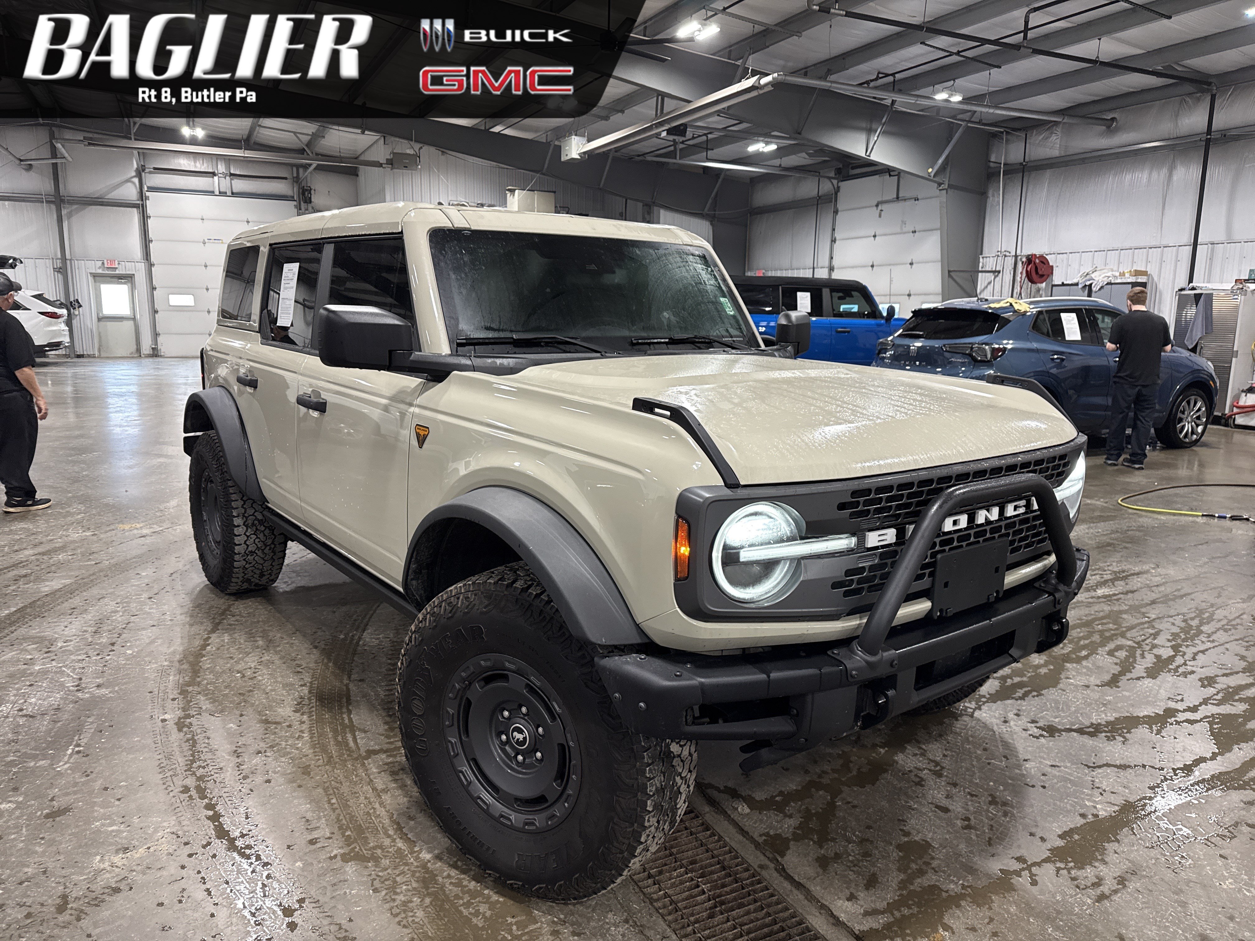 Used 2025 Ford Bronco Badlands w/ Sasquatch Package AWD/4WD image 1