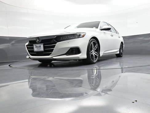 Used 2021 Honda Accord Touring image 26