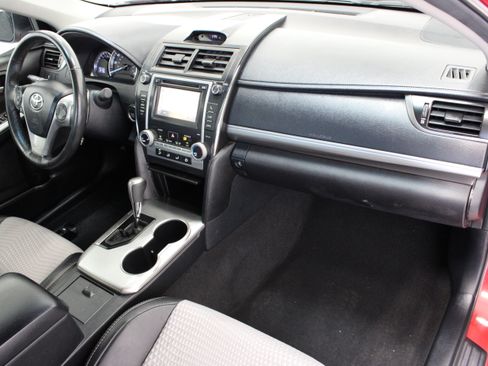 Used 2012 Toyota Camry SE FWD image 34