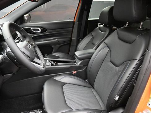 New 2026 Jeep Compass Latitude image 13