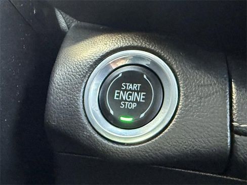 Used 2023 Buick Envision Preferred image 18