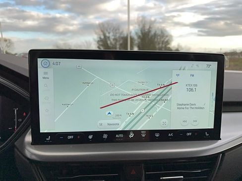 New 2025 Ford Escape SE image 23