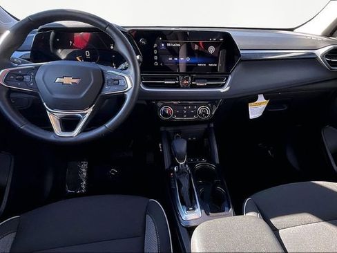 Used 2024 Chevrolet TrailBlazer LT w/ LT Cold Weather Package image 7