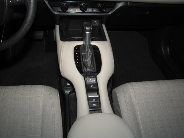 Certified 2024 Honda HR-V LX image 37