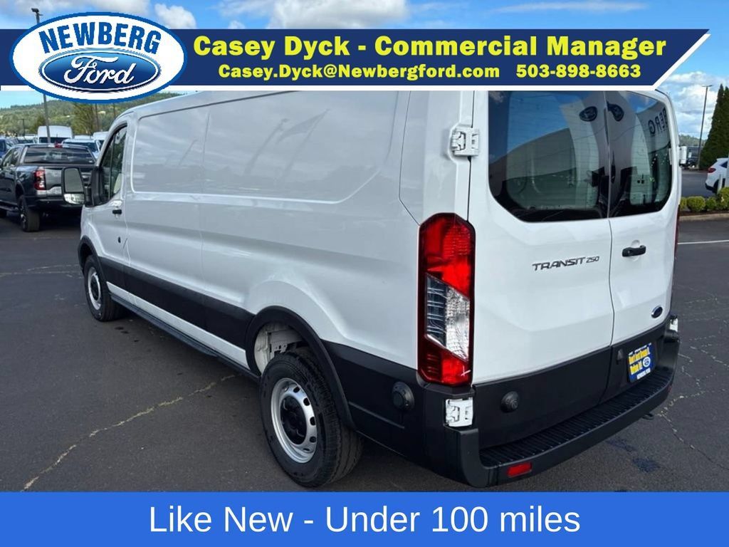 Used 2024 Ford Transit 250 Low Roof RWD image 5