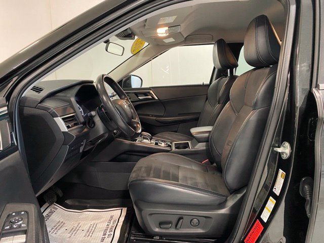 Used 2023 Mitsubishi Outlander SE AWD/4WD image 13