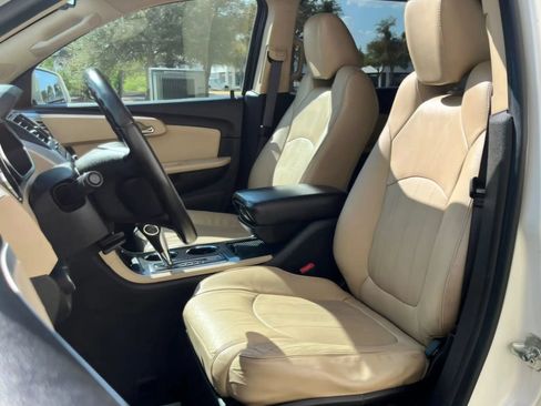 Used 2012 Chevrolet Traverse LTZ FWD image 22