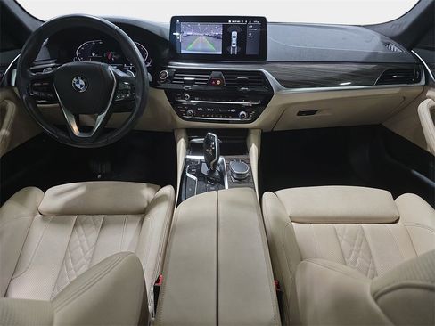 Used 2022 BMW 530i w/ Convenience Package image 10