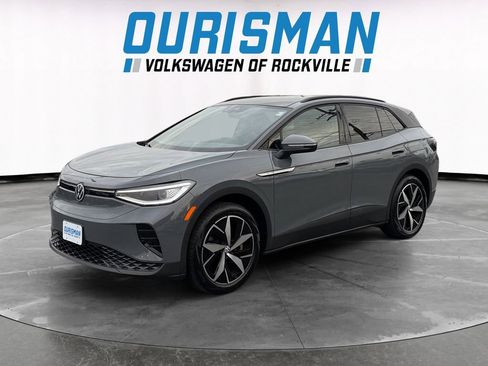 Used 2023 Volkswagen ID.4 S image 2