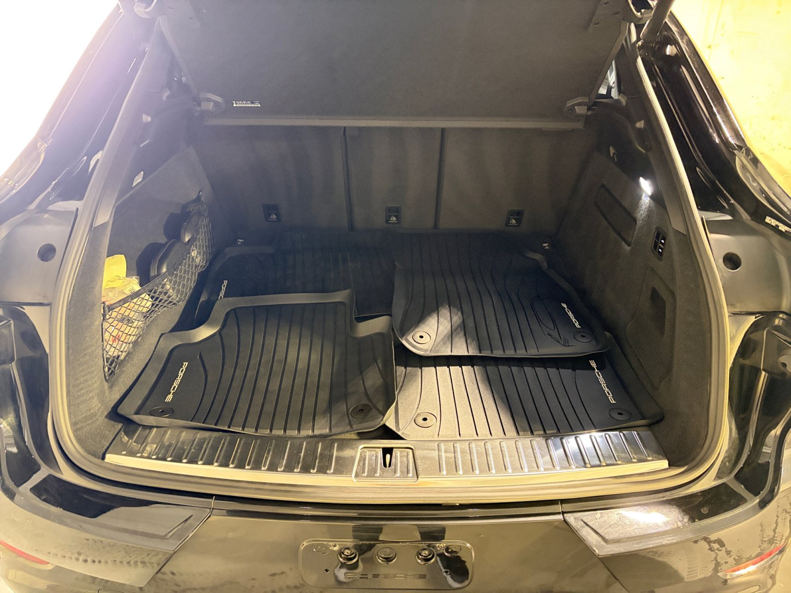 Certified 2023 Porsche Cayenne Turbo AWD/4WD image 29