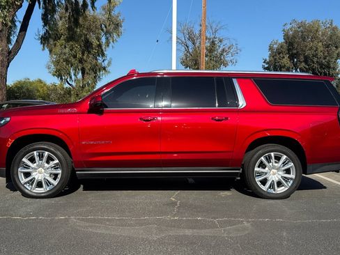 Used 2023 Chevrolet Suburban High Country AWD/4WD image 8