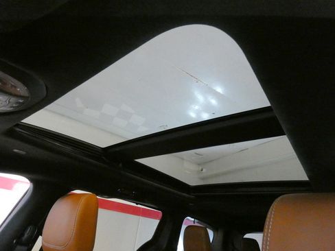 Used 2024 Chrysler Pacifica Pinnacle FWD image 22