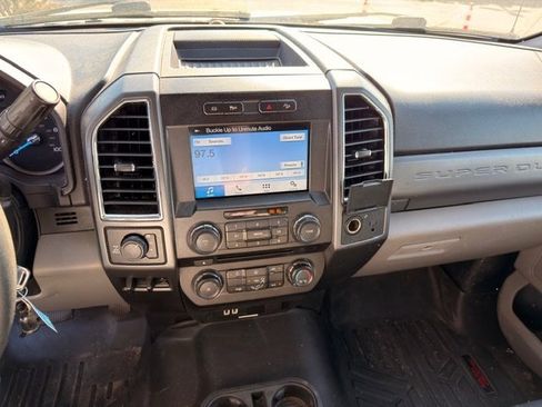 Used 2018 Ford F250 XLT w/ XLT Value Package image 2