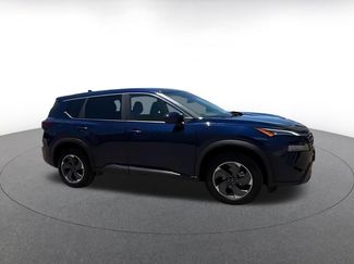 Used 2025 Nissan Rogue SV FWD video 2