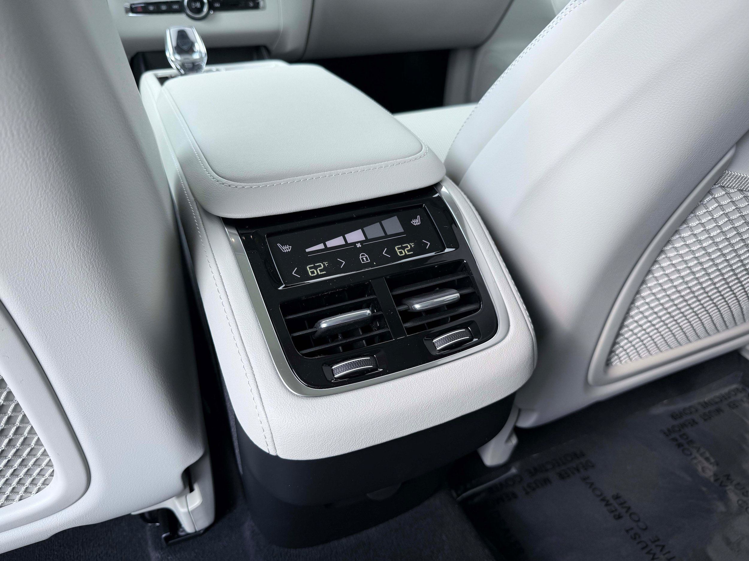 New 2026 Volvo XC90 B6 Ultra w/ Protection Package Premier AWD/4WD image 18