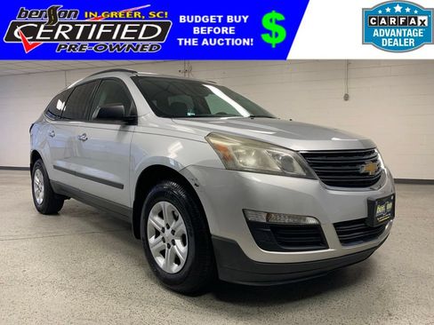 Used 2016 Chevrolet Traverse LS FWD image 1