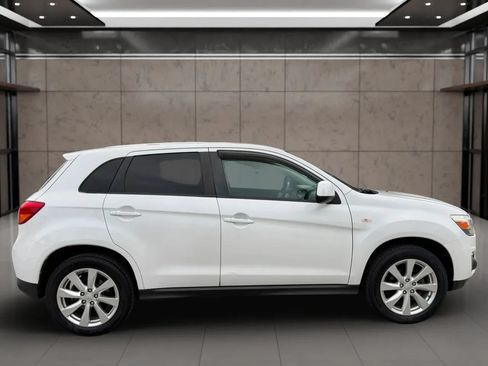 Used 2015 Mitsubishi Outlander Sport ES FWD image 3