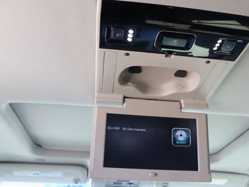 Used 2019 GMC Yukon Denali w/ Denali Ultimate Package image 12