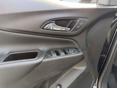 Used 2021 Chevrolet Equinox LT FWD image 21