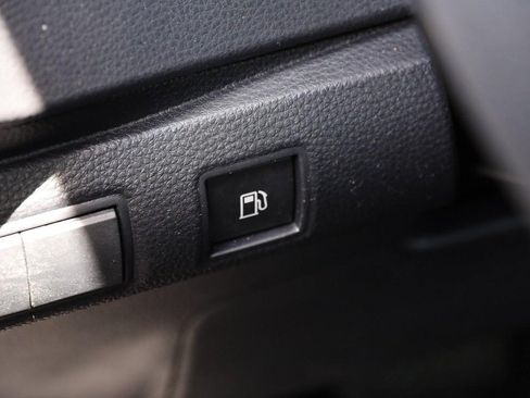 Used 2025 Toyota Corolla LE FWD image 28