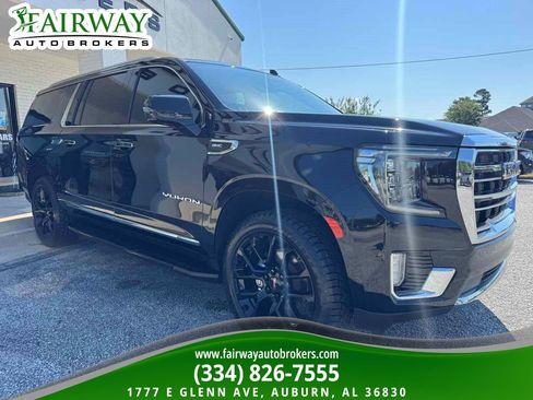 Used 2022 GMC Yukon XL SLT w/ SLT Premium Package AWD/4WD image 4