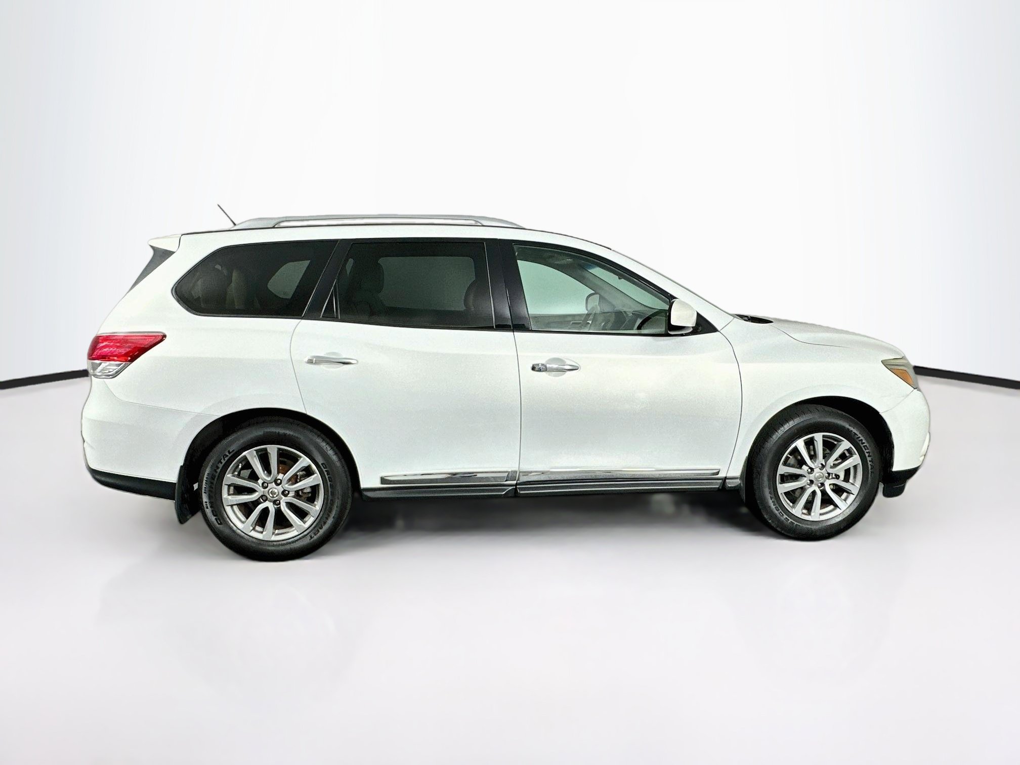 Used 2014 Nissan Pathfinder SL w/ SL Premium Package FWD image 10