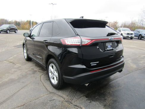 Used 2018 Ford Edge SE image 5