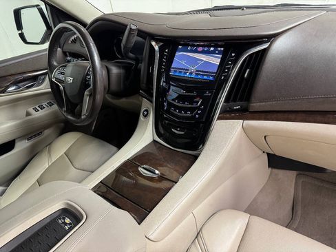Used 2016 Cadillac Escalade ESV Premium AWD/4WD image 43