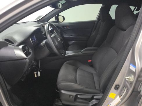 Used 2018 Toyota C-HR XLE FWD image 3